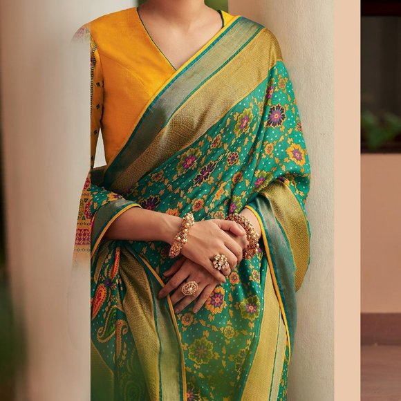 TRENDY TEAL GREEN FLORAL DESIGNED SOFT SILK SAREE WITH BEAUTIFUL TASSELS - Picture 4 of 4